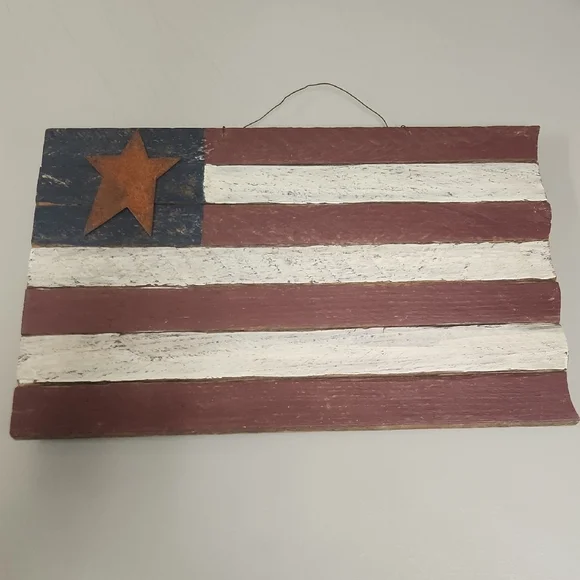 Rustic American Flag Wall Art - Picture 1 of 4